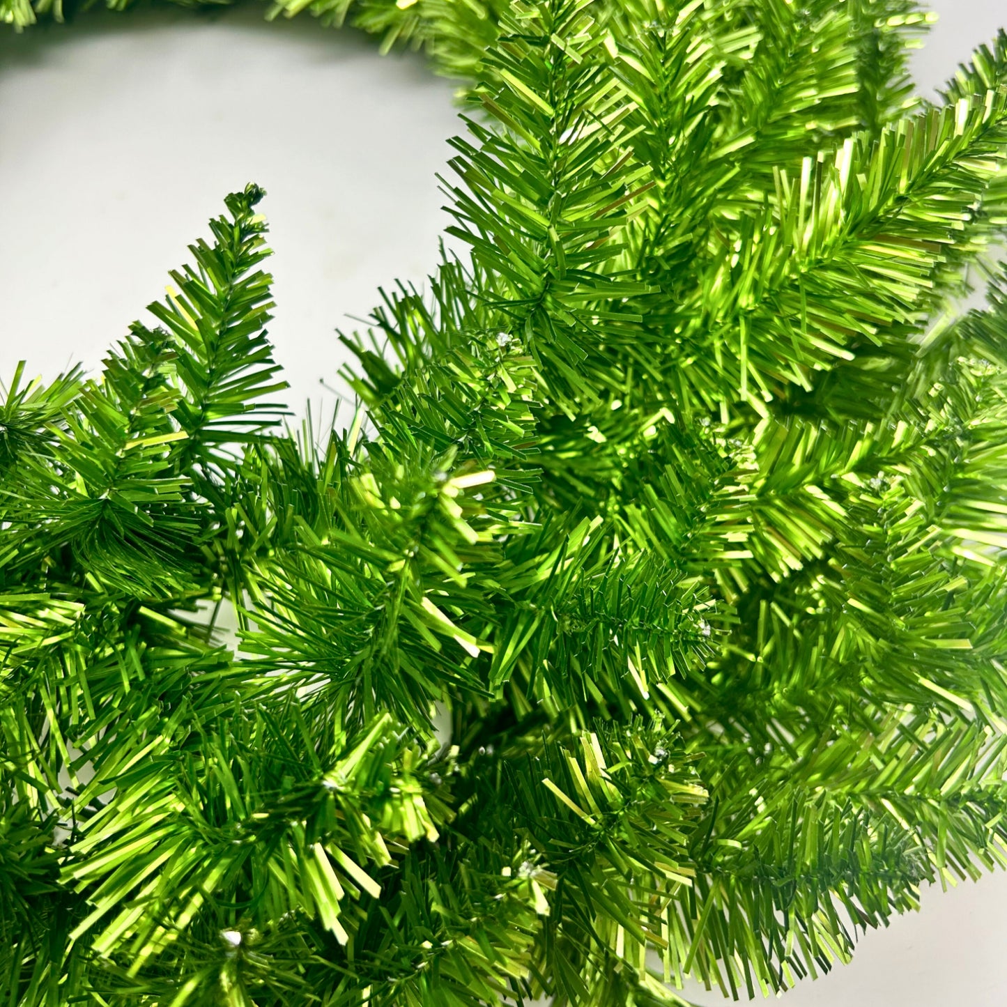 24” Wreath - Metallic Green, 165T | LC