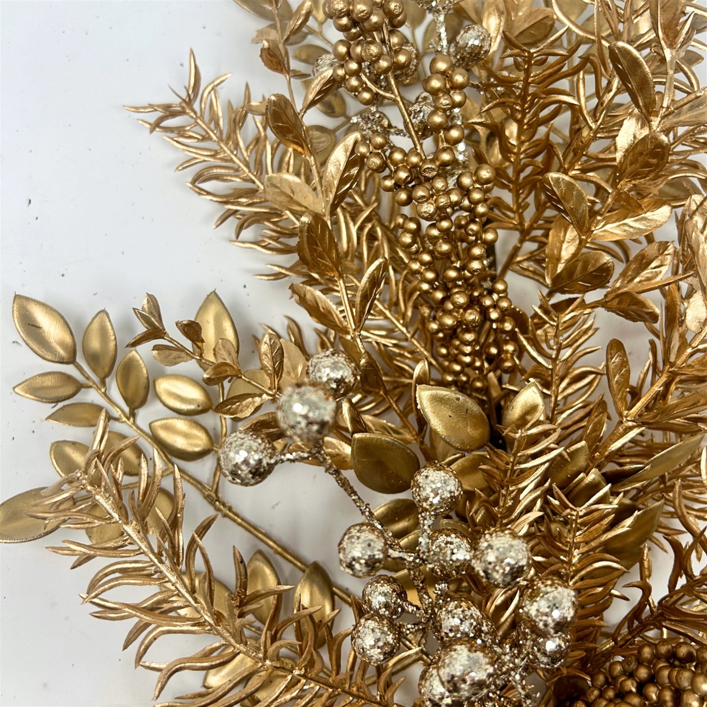Marvelous Metallic Gold Mixed Foliage/Berry Stem 29" | XJ