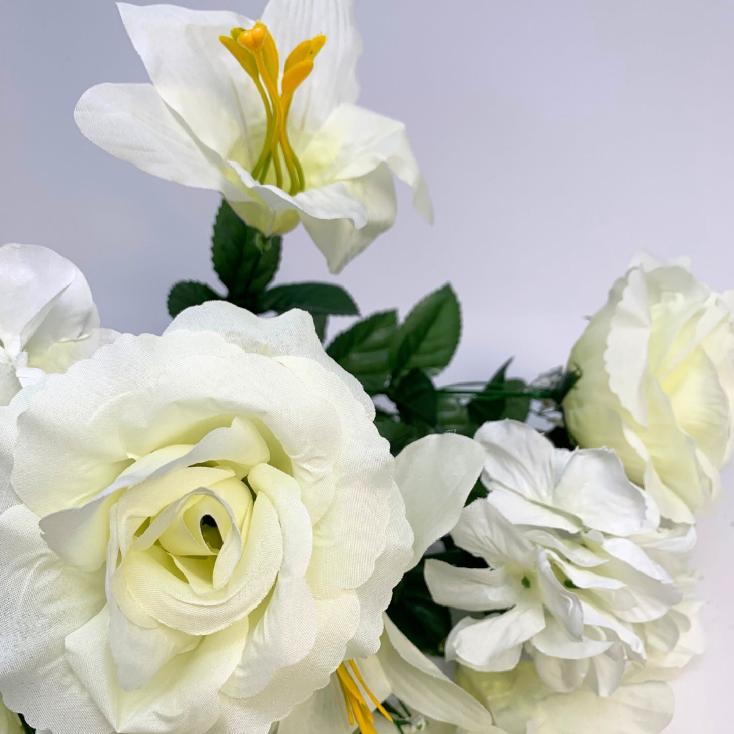 Rose / Lily / Hydrangea Mixed Bush x 14 - Cream Mix | CZE