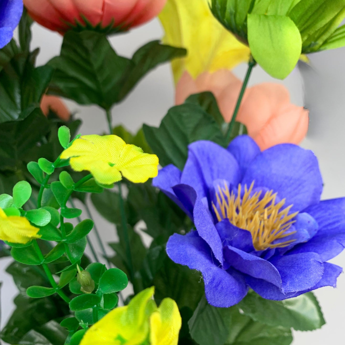 Lily / Rose / Lily / Cornflower Mixed Bush x 18 - CL/GN/BL/YL 20" | CZE