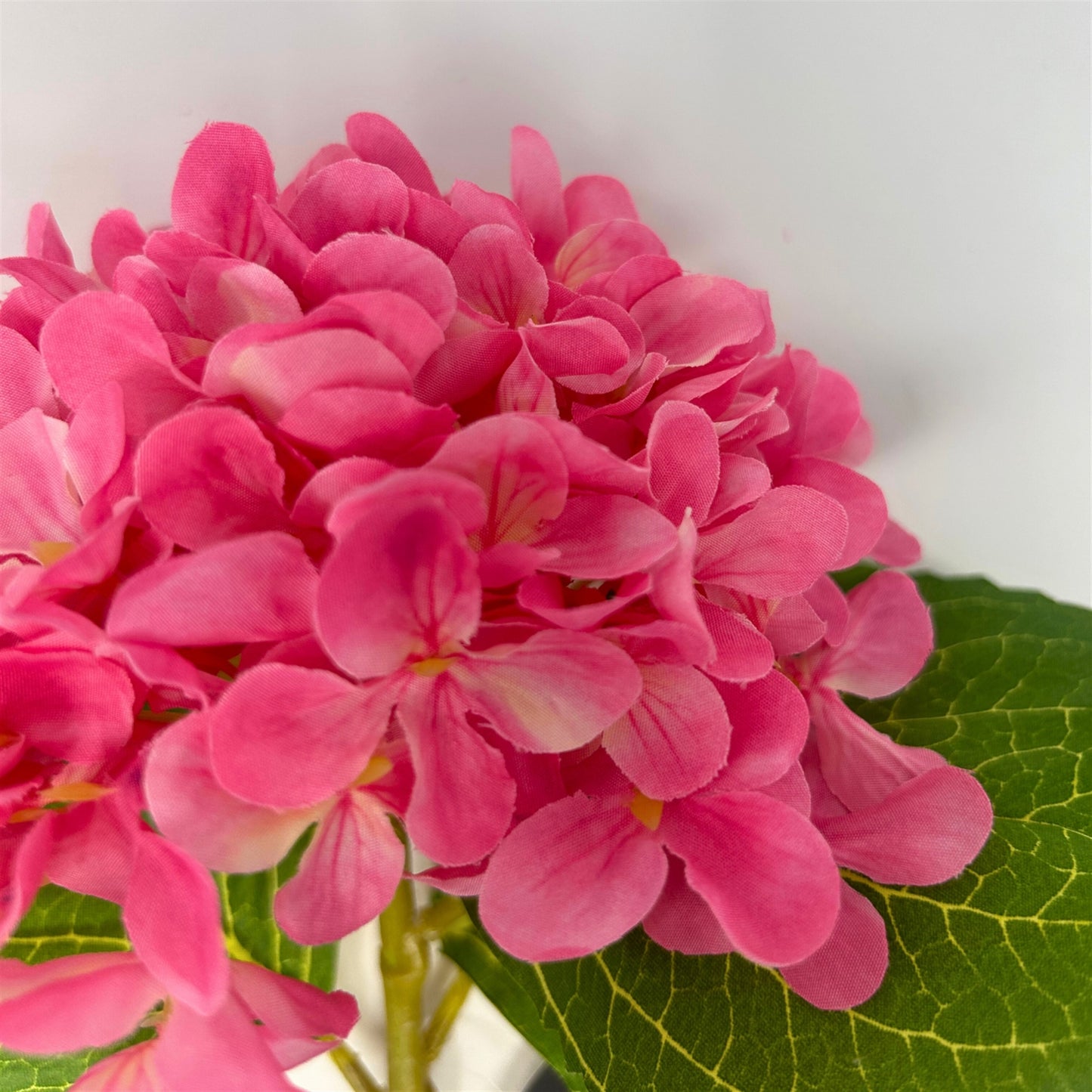 Full Garden Hydrangea Stem 21" - Pink | GTE