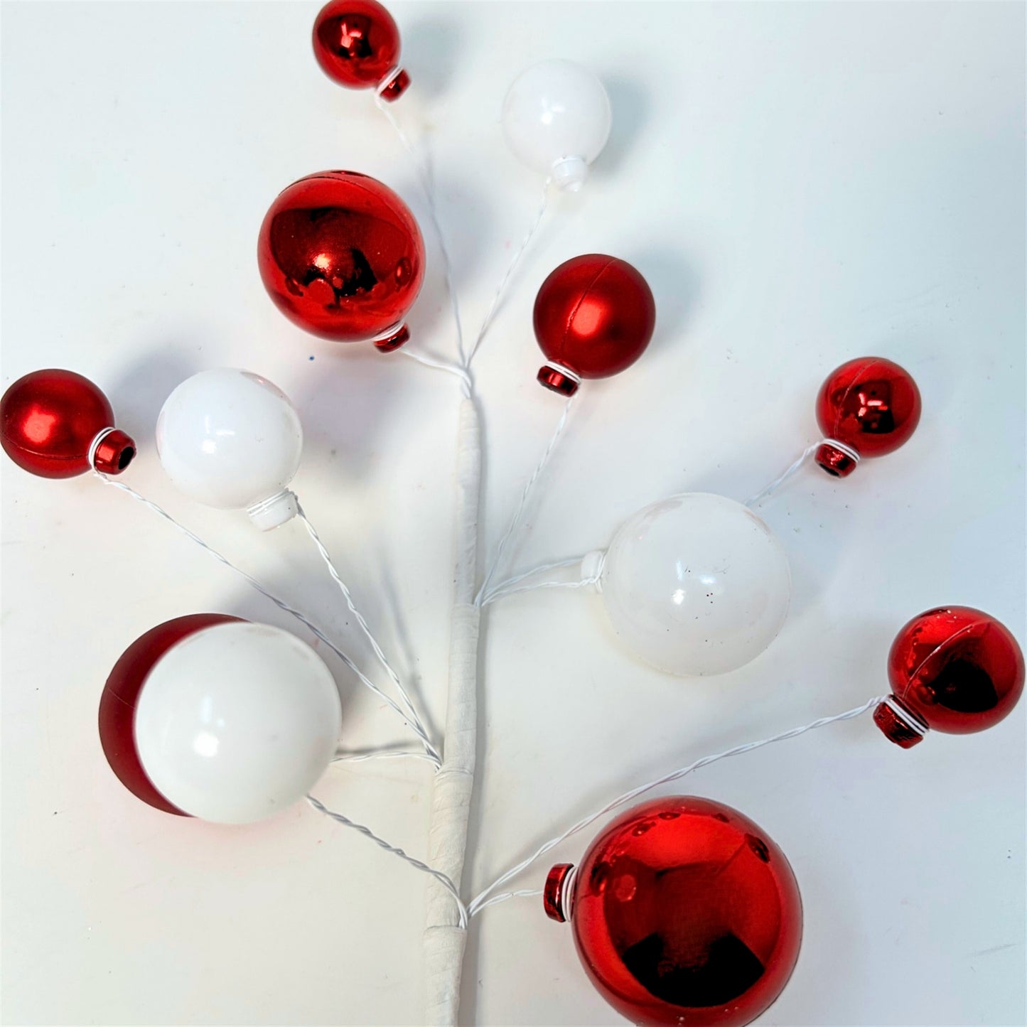 Elegant Ball Pick - Red/White 16" | KS