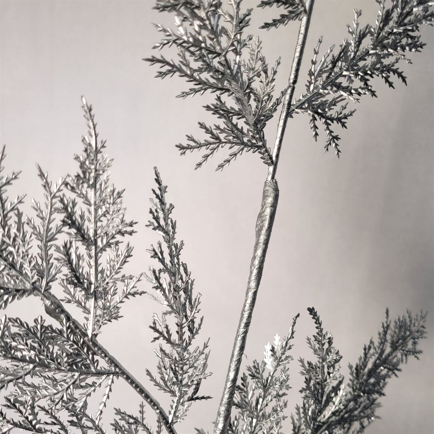 Metallic Cedar Spray - Silver 24” | KS