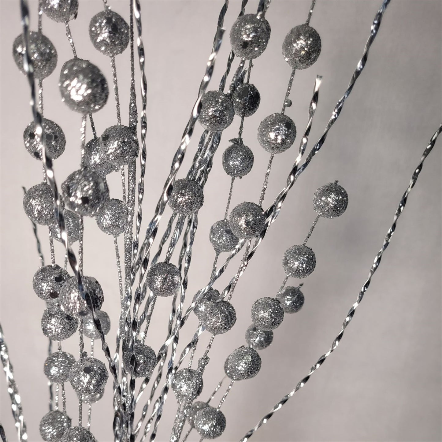 Metallic Twist Glitter Spray - Silver 32” | KS