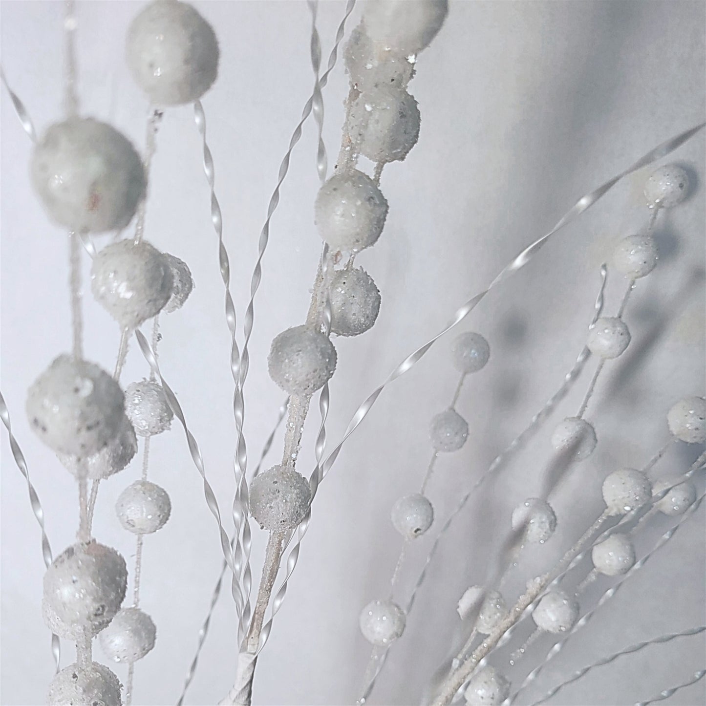 Metallic Twist Glitter Spray - White 32” | KS