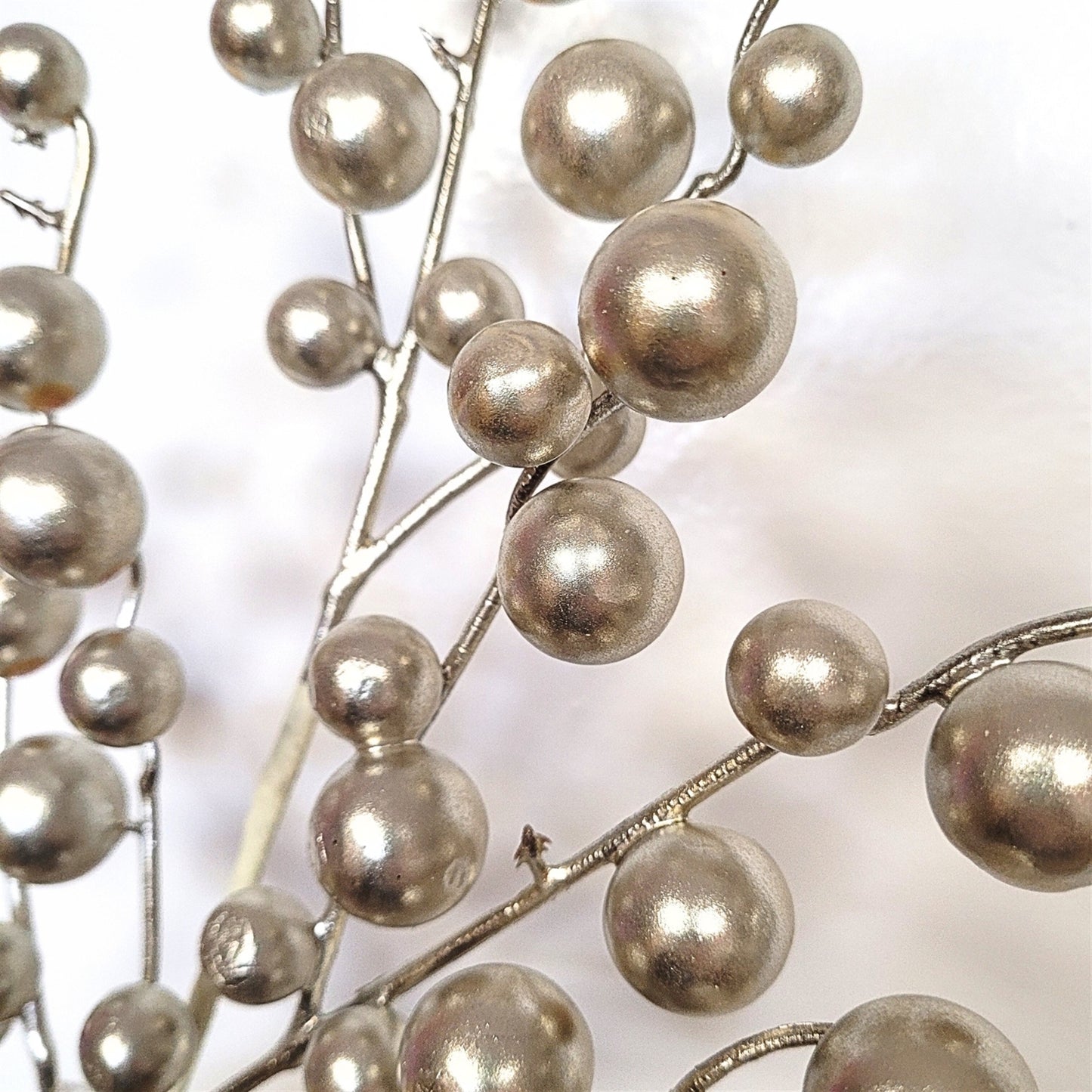 Metallic Christmas Berry Pick - Champagne 17” | QP