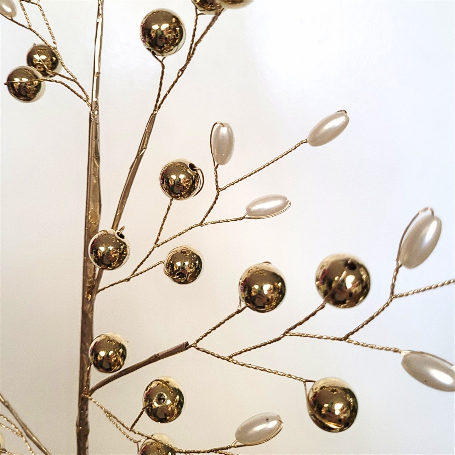 Faux Waterdrop Pearl Gold Ball Spray 21.5” | YS