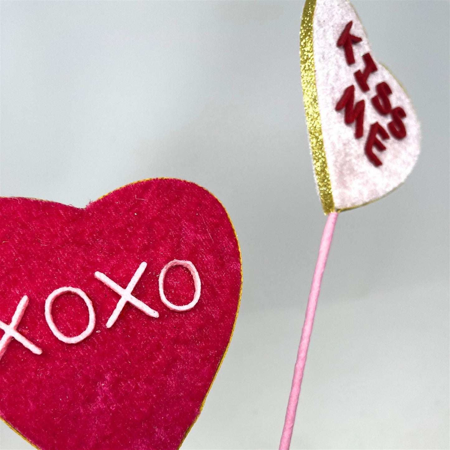 Be Mine Felt Heart Spray 27" | QP