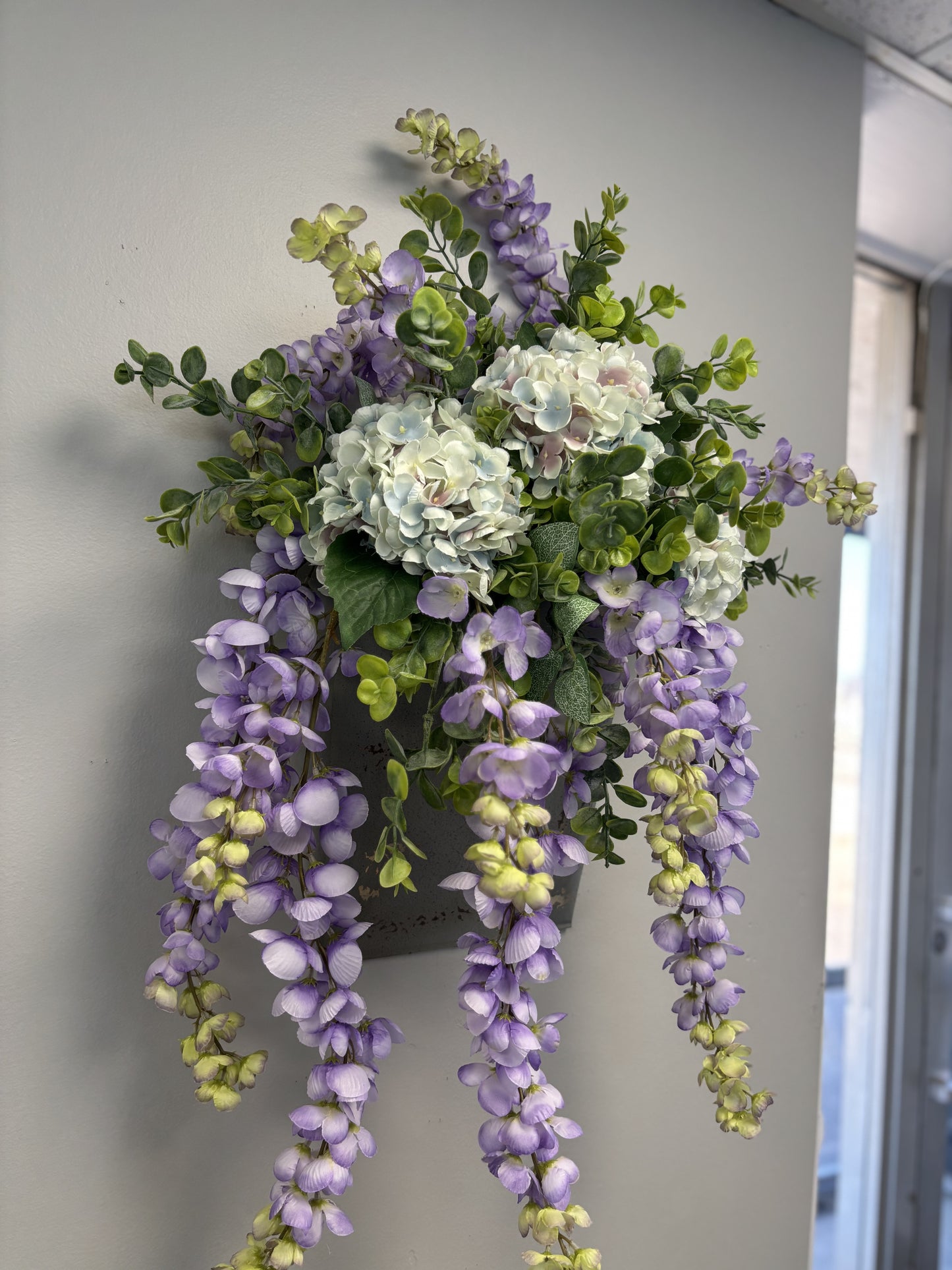 24" Talk of the 'Ton Door Pocket {Completed Arrangement}