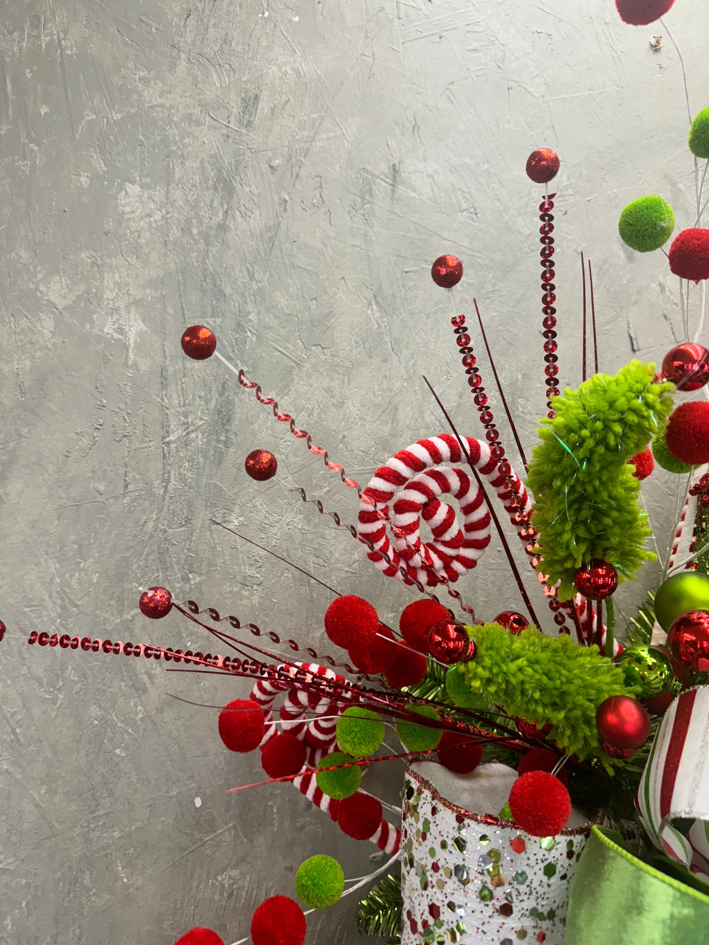 Yarn Christmas Tree Spray x 3 - Lime/Red 28” |KS