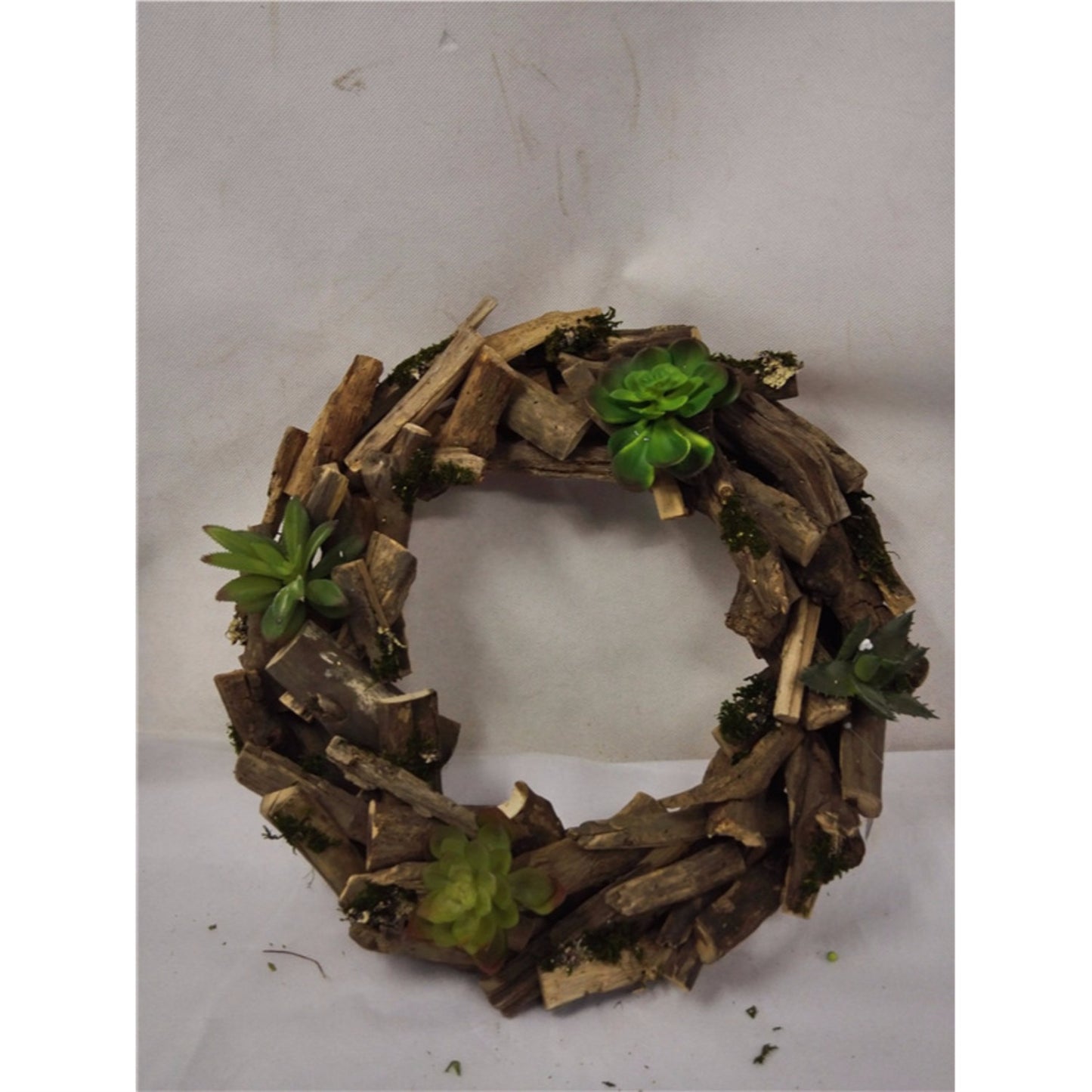 18" Succulent Driftwood Wreath | BFE