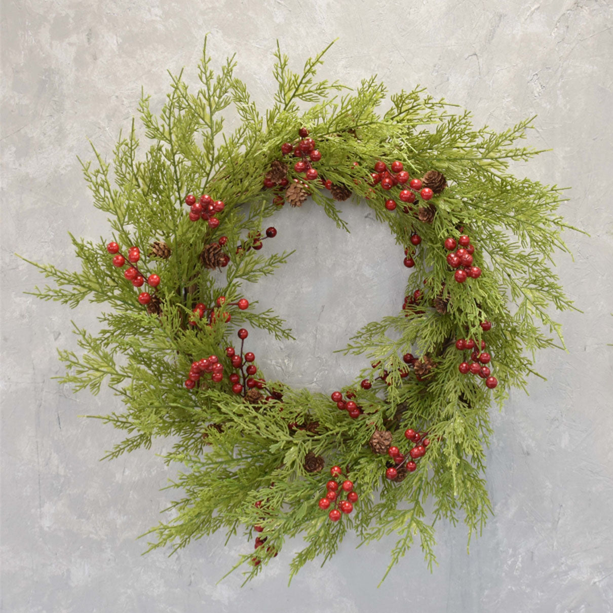Set of 2 Fresh Cut Natural Look Cedar, Berry And Pinecone Wreath 22"-32" in Green Red | QDC22