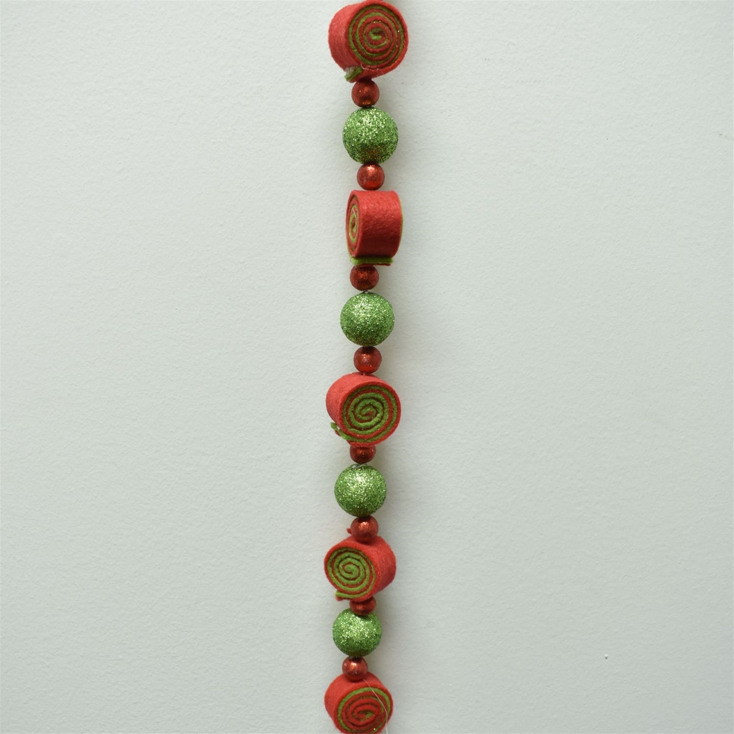 Swirl Candy Cake Ball Garland 60" in Red/Green | QD