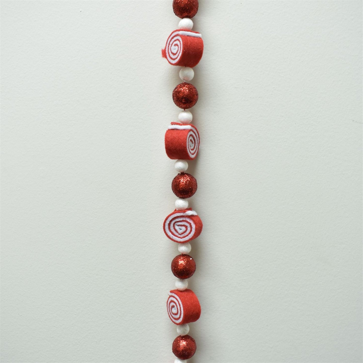 Swirl Candy Cake Ball Garland 60" in Red/White | QD