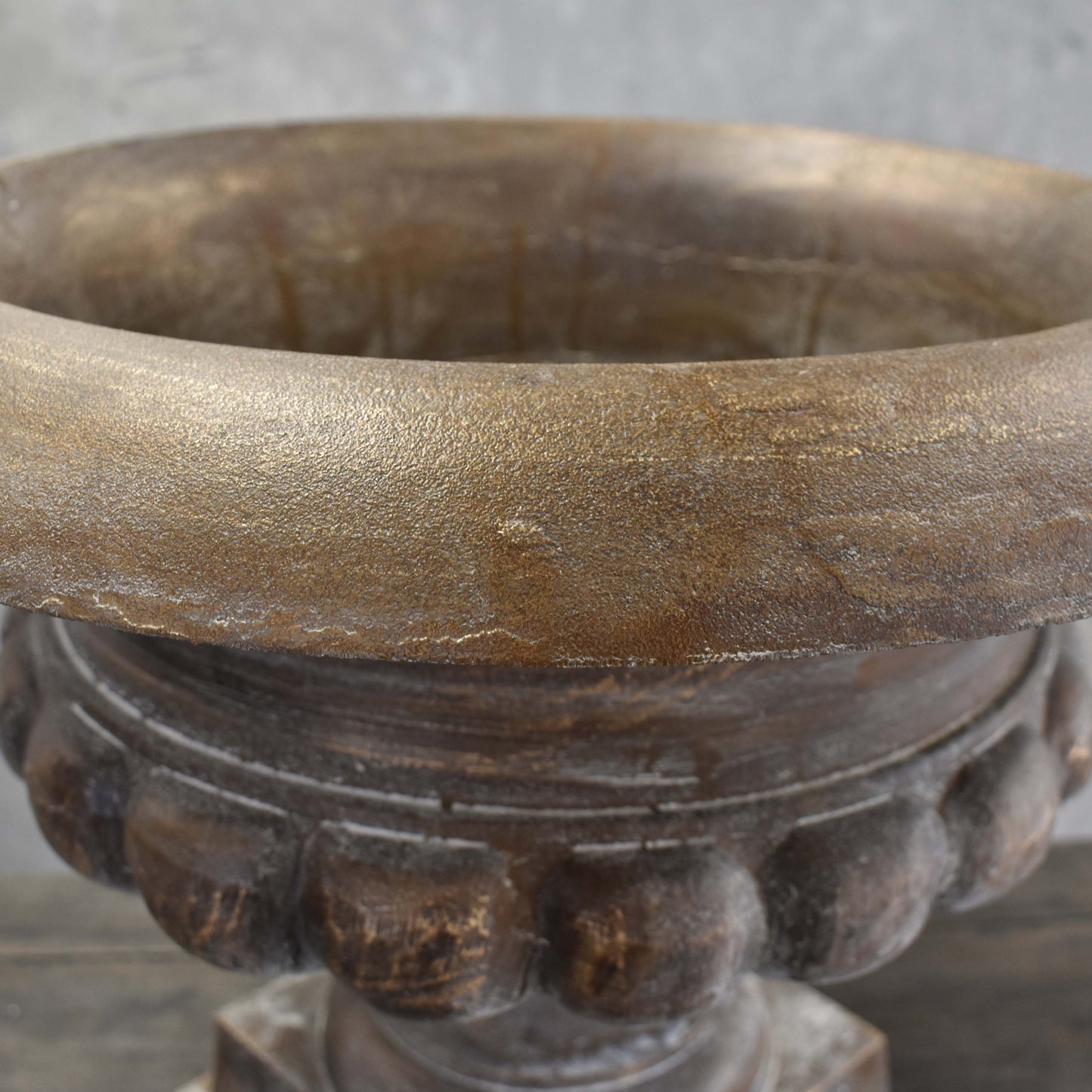 Gresham Cast Aluminum Urn 18" x 15" in Bronze Whitewashed | DCH22