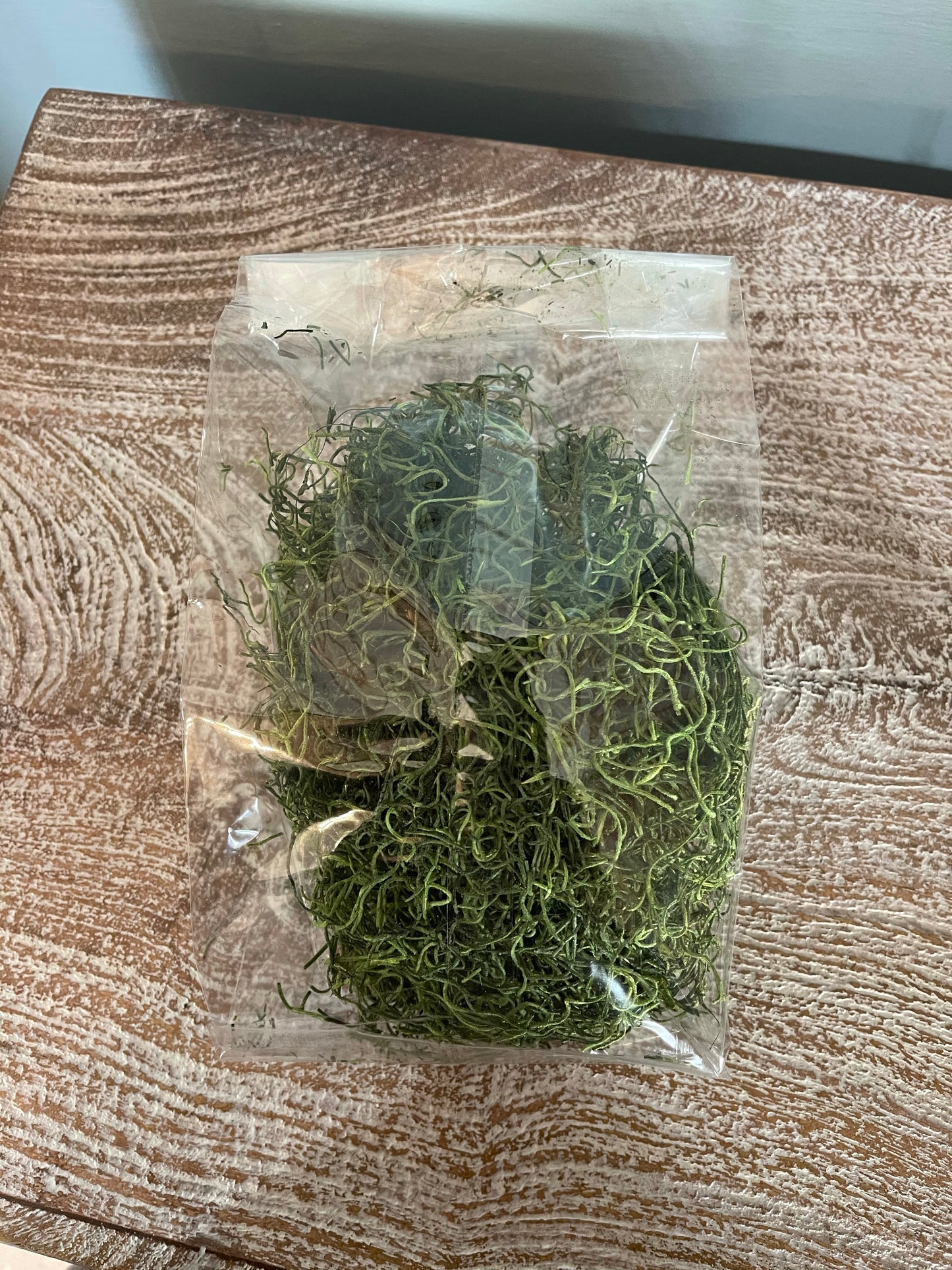 Preserved Spanish Moss, Floral Filler, 1 quart sized bag