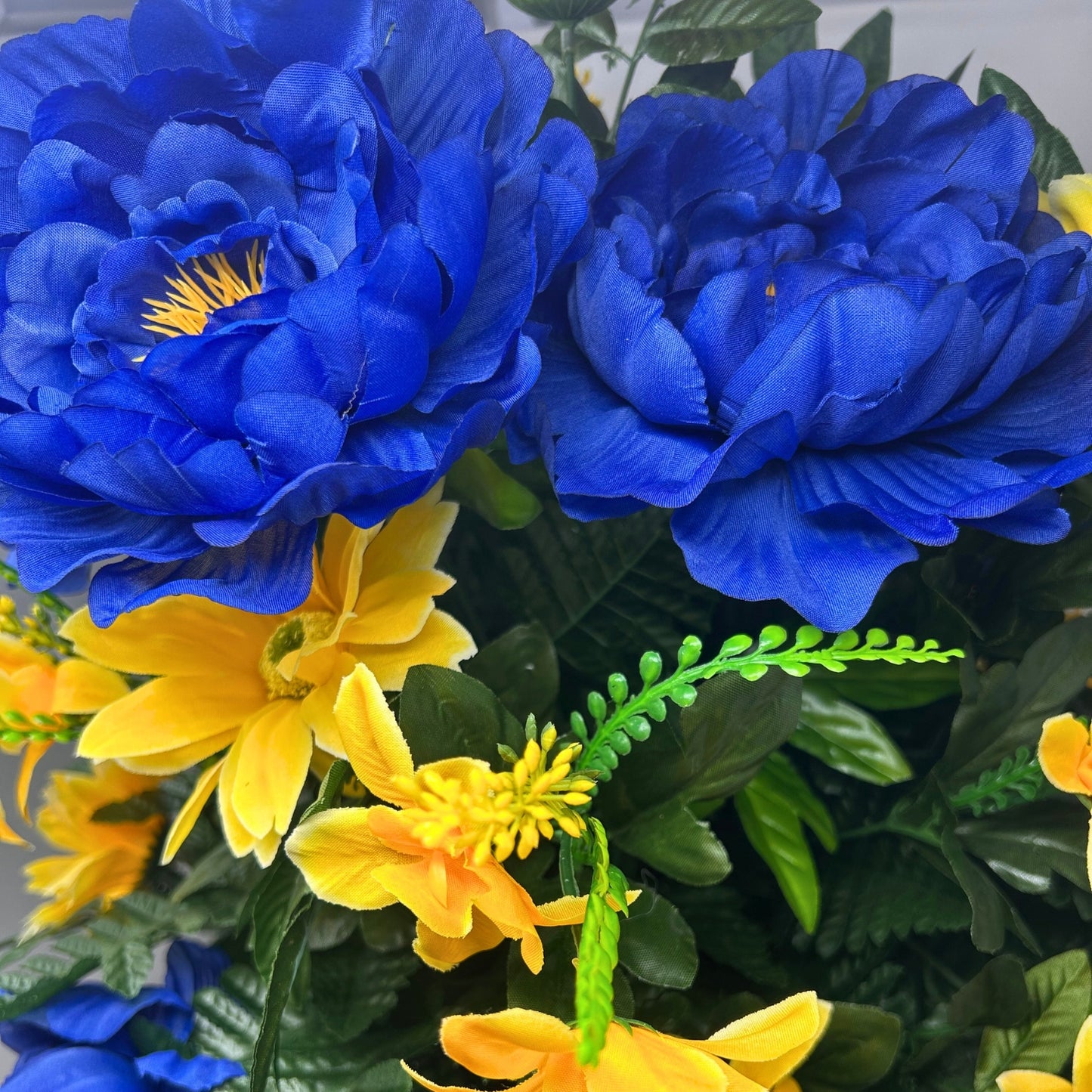 Garden of Memories Pre-Made Vase Insert (Yellow, Blue)