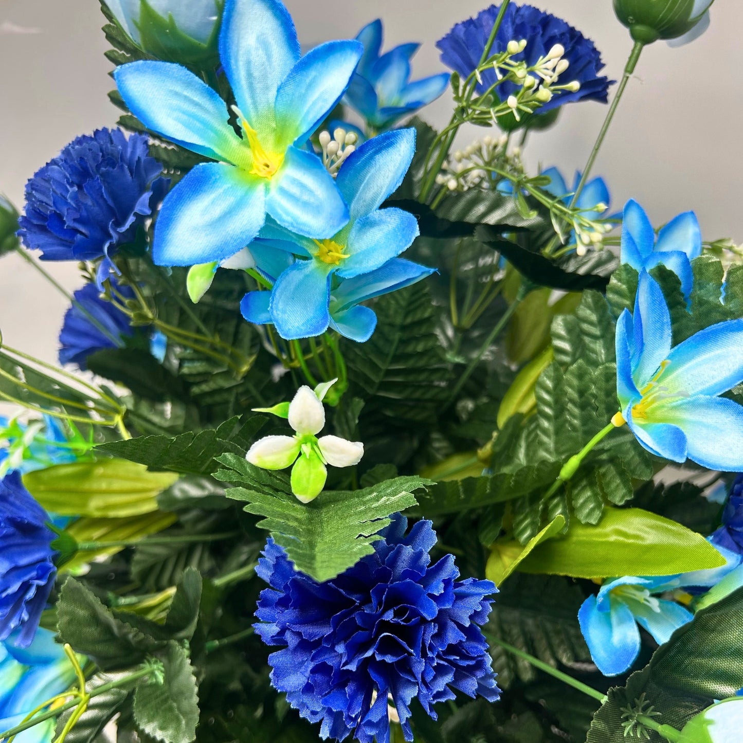 Rolling Fields Pre-Made Vase Insert (Blue Mix)