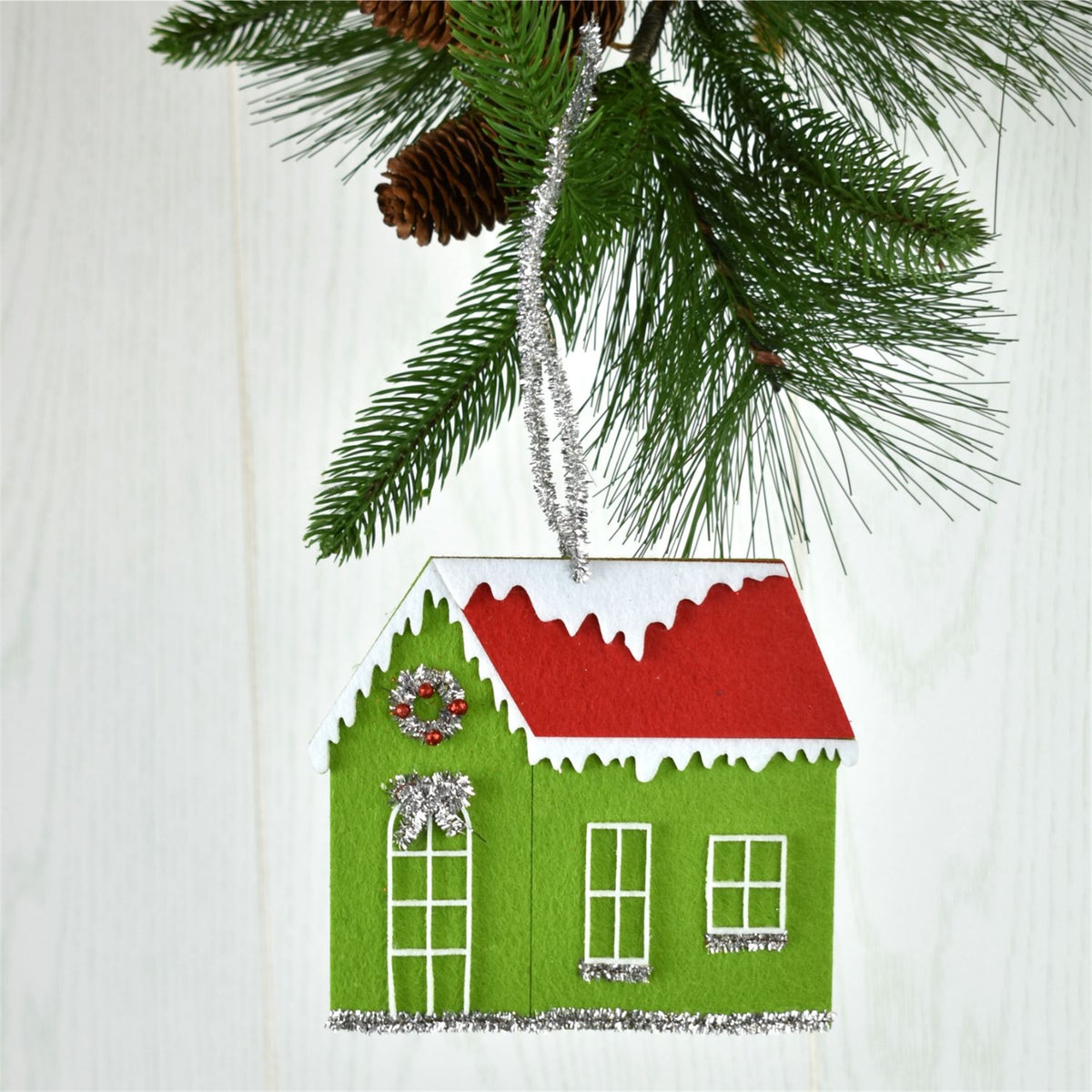 6" x 5.5" Retro Felt/Tinsel House in Green/Red