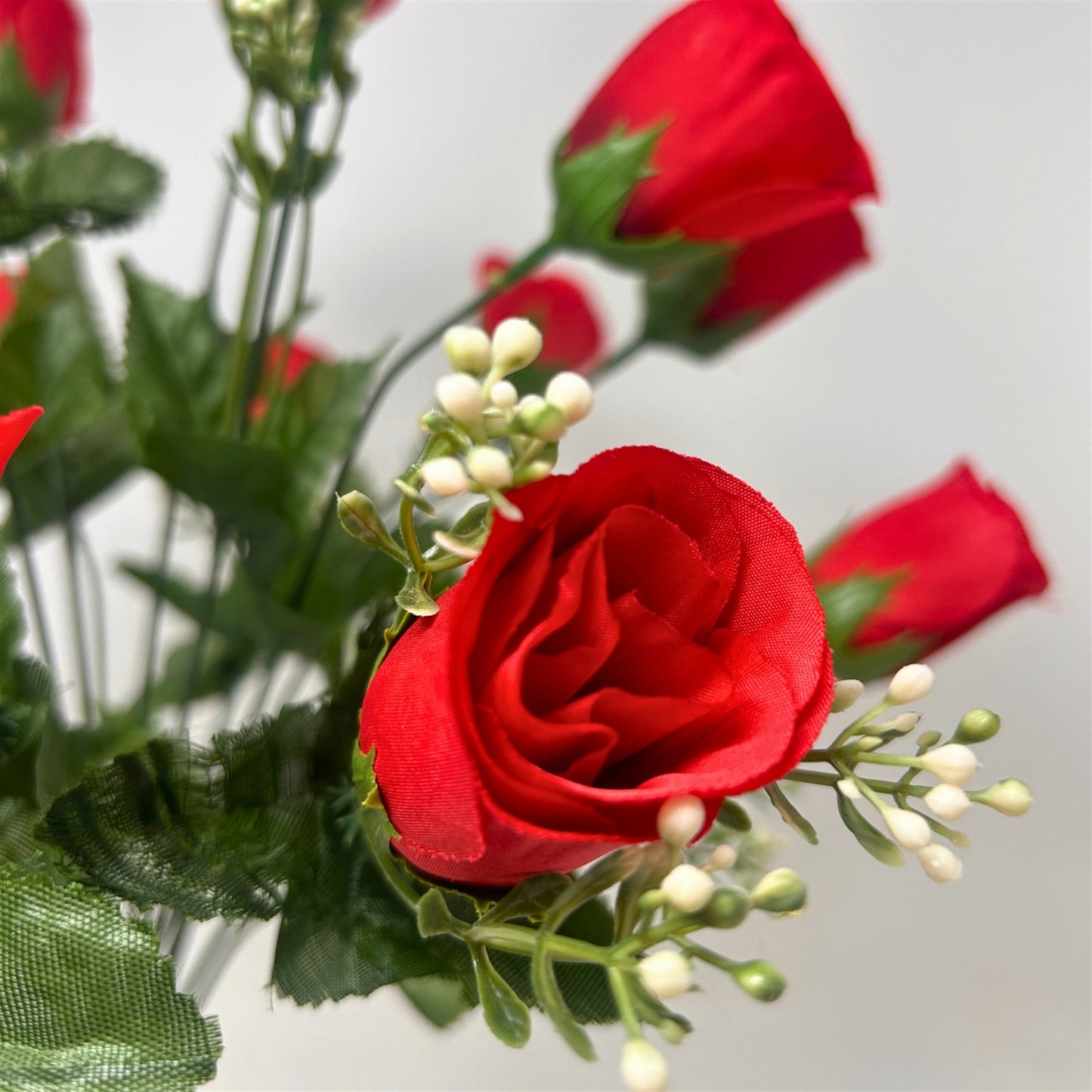 Rose Bud Bush x18 w/ Filler 18" - Red