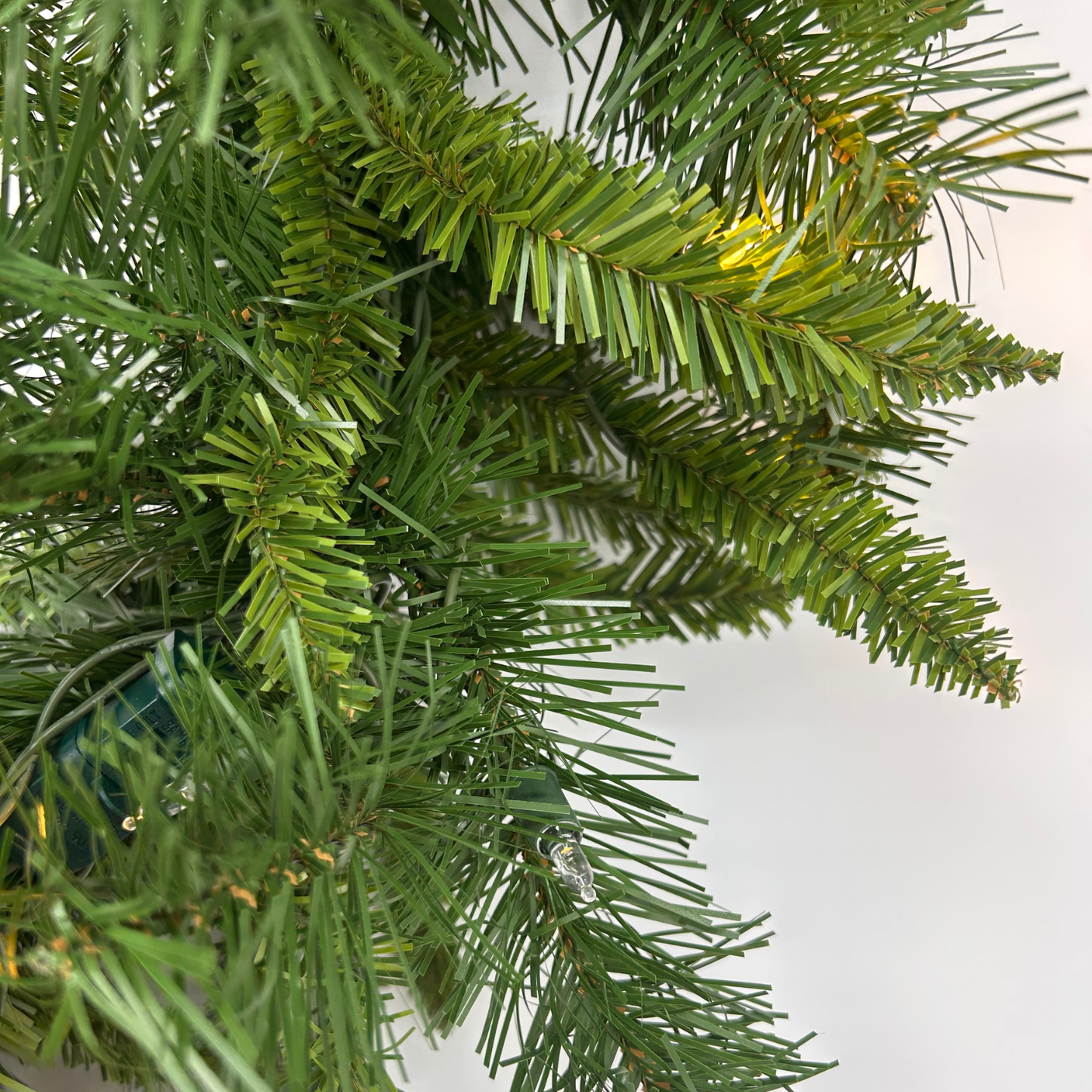 14" x 9' Mixed Pine Garland 282T w/ 100 LED lights | HT