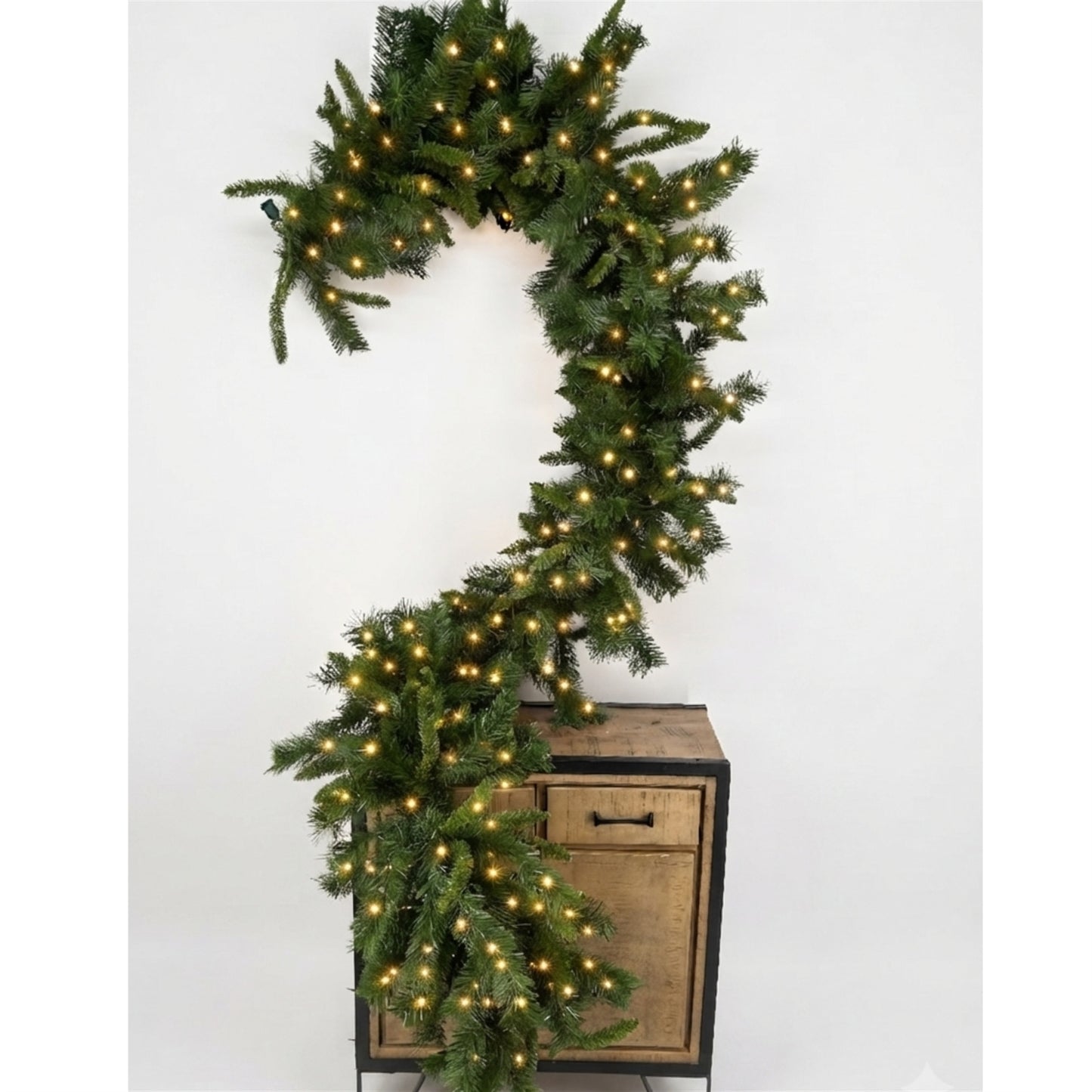 18" x 9' Mixed Pine Garland 320T w/ 150 LED lights | HT