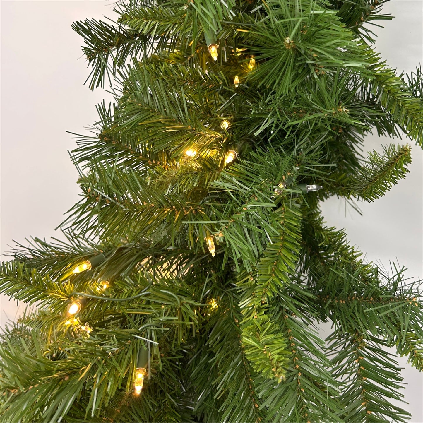 18" x 9' Mixed Pine Garland 320T w/ 150 LED lights | HT