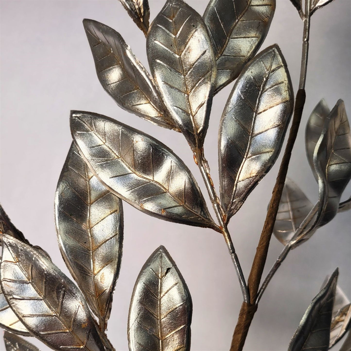 Metallic Bay Leaf Spray - Champagne 27” | KS