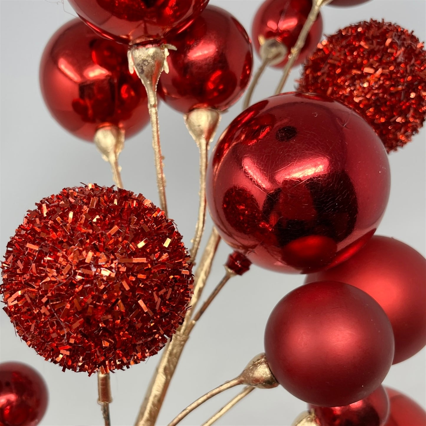 Mixed Shiny/Matte Ball Spray 30" - Red | TG