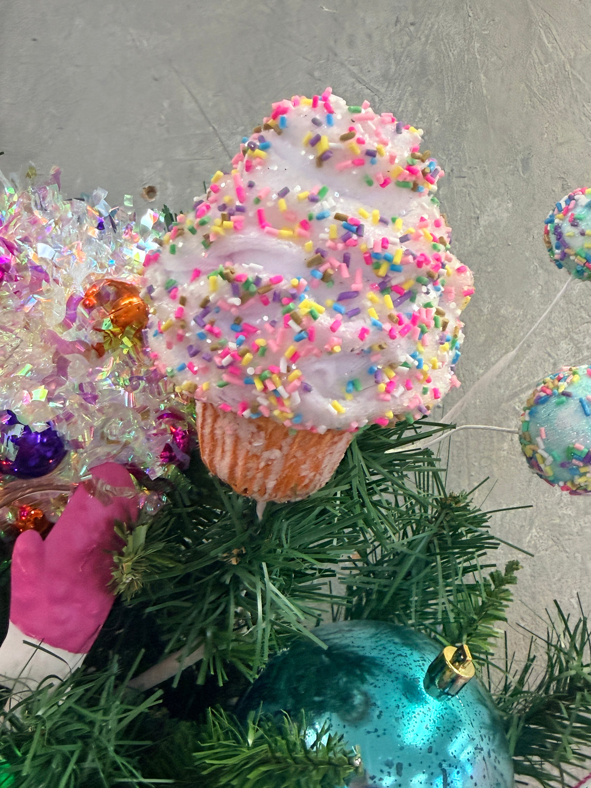 DIY Color Pop Snowman Wreath Kit {Assembly Required}