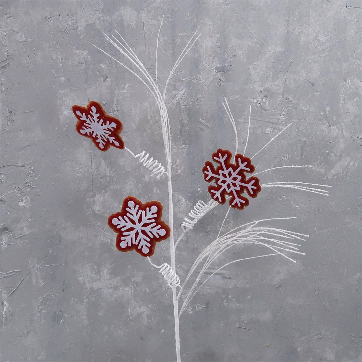 Hanging Snowflake Spray 28'' in Red/White | QGC22