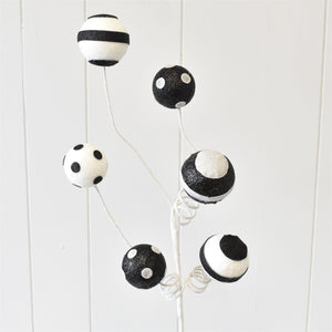 Dots and Stripes Spiral/Ball Spray 24" in White/Black | QDC22